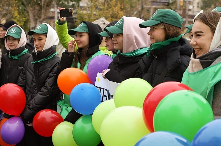 Призеров Всероссийского детского экофорума встретили на вокзале Волгограда