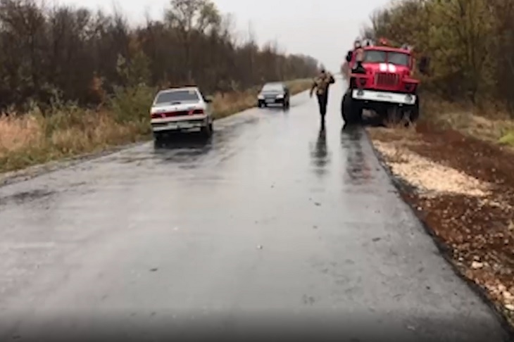 Водитель насмерть разбился на мокрой дороге в Волгоградской области