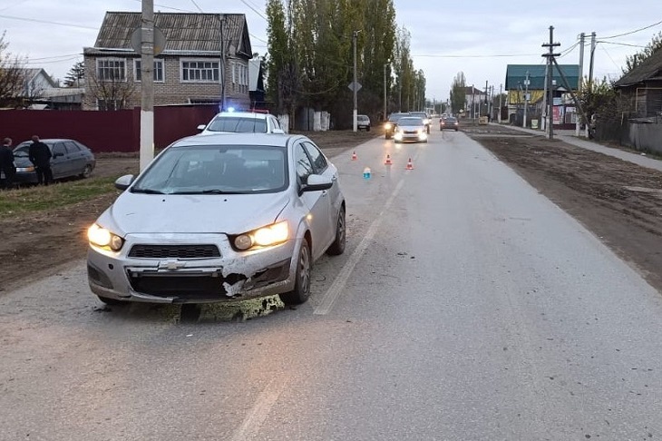 Под Волгоградом школьник на велосипеде попал под колеса Chevrolet