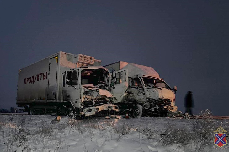 Под Волгоградом на фоне ухудшении погоды столкнулись два грузовика Hyundai