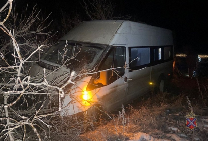 В больницах Волгограда остаются трое пассажиров разбившейся маршрутки