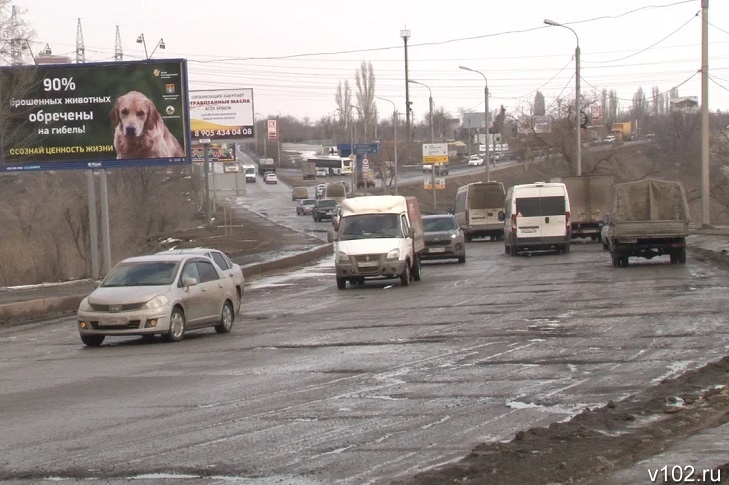 На бывшей заправке в Волгограде с грохотом разгерметизировалась емкость