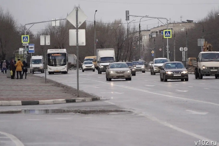 В Волжском в новогоднюю ночь запустят дополнительные автобусы 