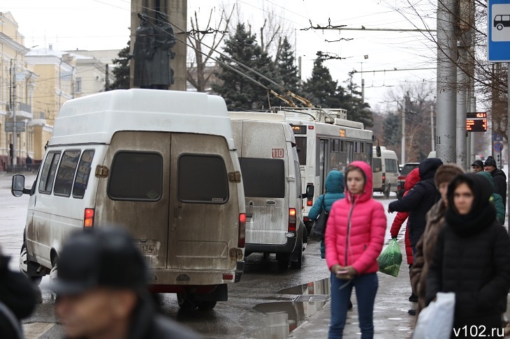 «Мы – не чиновники!»: противники пригородных маршруток предъявили себя волгоградцам