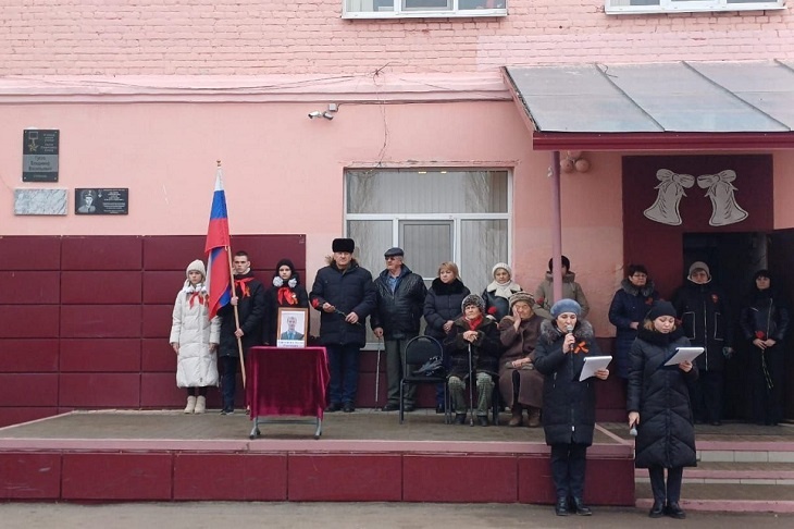 Память погибшего под Бахмутом внука фронтовика увековечили в Волгоградской области