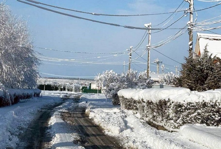 В занесенном снегом райцентре Волгоградской области начались перебои со светом