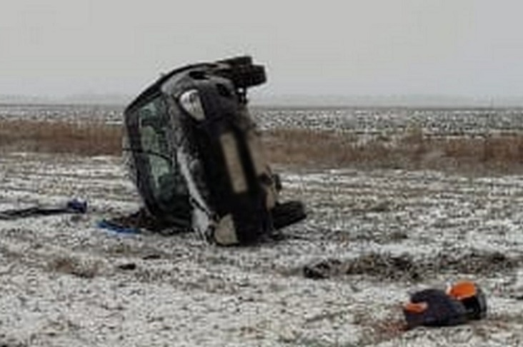 Кувырок в открытое поле совершил водитель в Волгоградской области