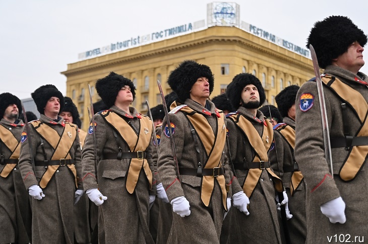 Десять здоровых казаков за 4 млн отправят от Волгограда на Красную площадь