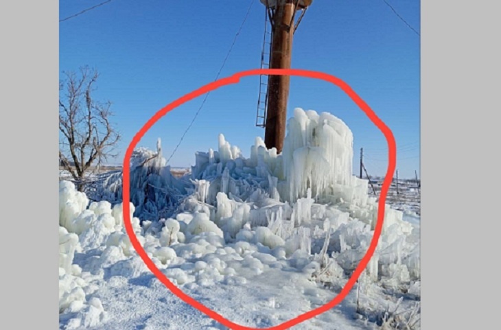 В хуторе под Волгоградом выросли снежные сталактиты