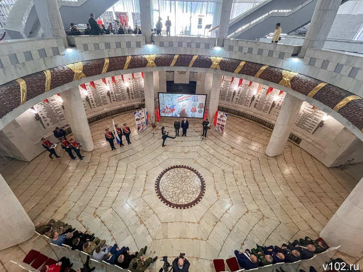 В Волгограде накануне 23 Февраля вручили медали отличившимся участникам СВО