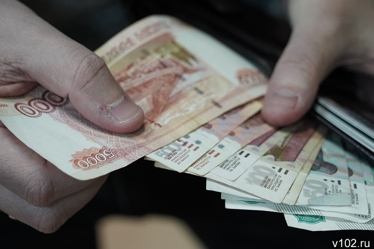 В Волжском племянник тайно оформил на дядю микрозайм