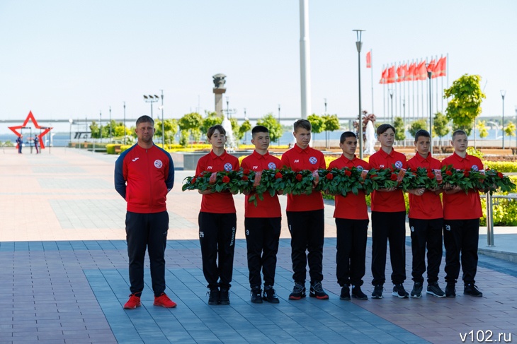1200 юных волгоградцев  пробежали по Нулевой продольной: смотрим фото