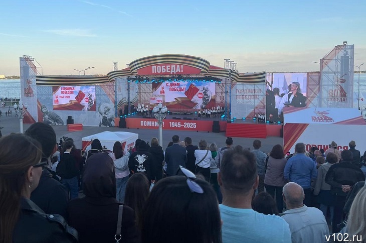 Сотни зрителей пришли на концерт «Хора Турецкого» в Волгограде