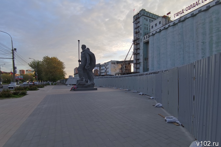 В Волгограде началась повторная реставрация памятника морякам-североморцам