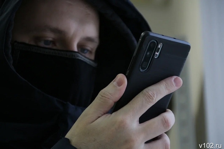 Силовики вычислили подозреваемого в троллинге школ и мэрии Волжского