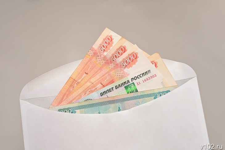 Волгоградцу грозит срок за взятку судебному приставу