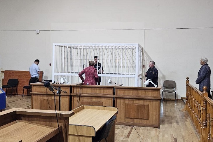 Волгоградца осудили за жестокое убийство матери на глазах ребенка