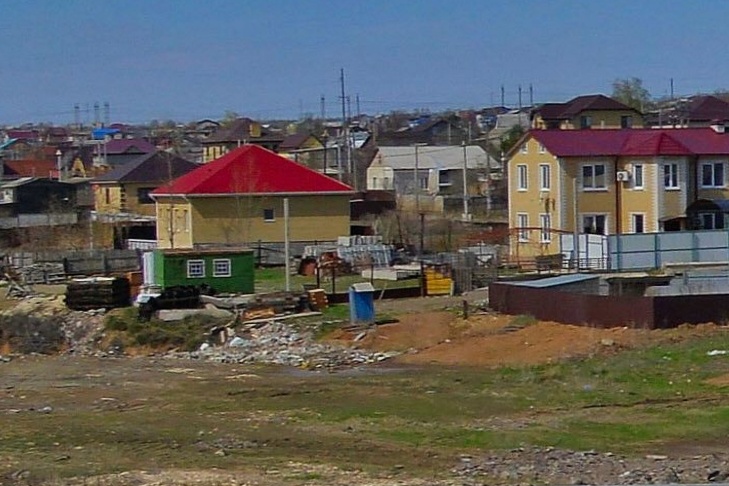 Водитель КАМАЗа раскошелится за сброс бетона у СНТ «Луч» в Городище