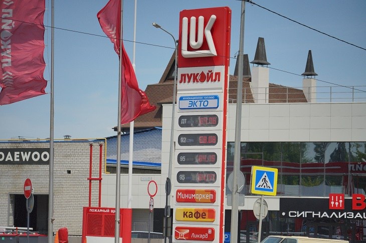Подешевел или подорожал? Смотрим реальные цены на бензин на волгоградских АЗС