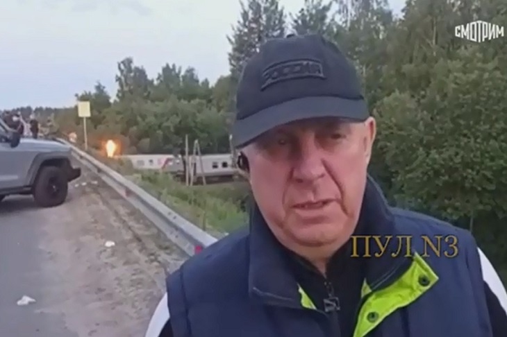 Брянский губернатор назвал подрыв причиной обрушения моста на поезд