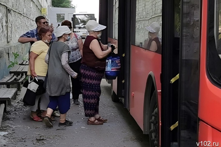 «Пока с Красноармейского доедут – рассыпаются»: в Волгограде садоводы пожаловались на регулярные сходы автобусов № 122а