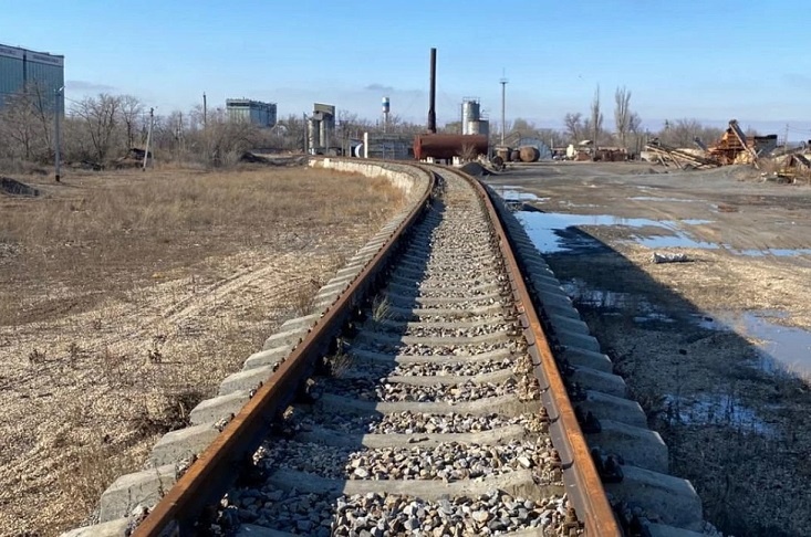 В Волгограде подрядчик вместо новых подсунул старые рельсы и шпалы