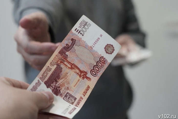 Держим марку? В Волгограде депутаты потратят миллион на зонты, ежедневники и ручки