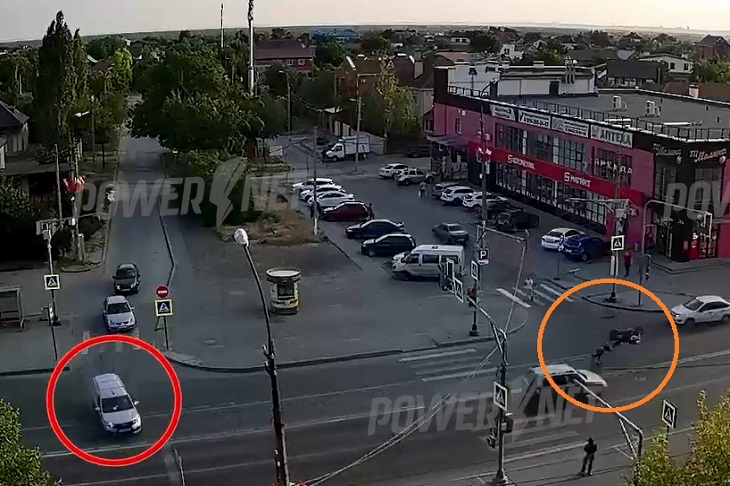 Что это было? В Волжском байкер совершил сальто, чтобы уйти от лобового ДТП