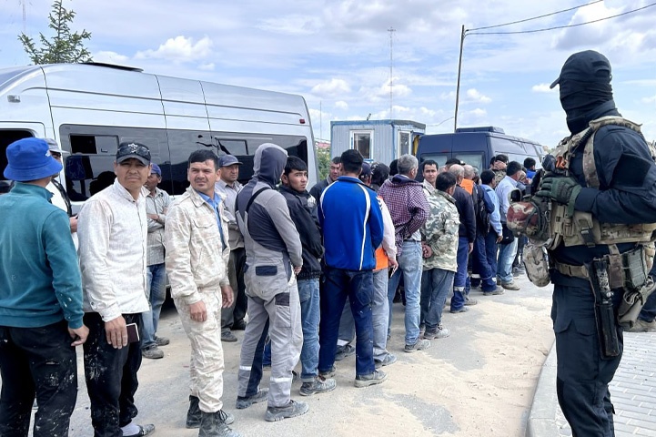 В Волгограде силовики устроили «смотрины» мигрантам на стройплощадках