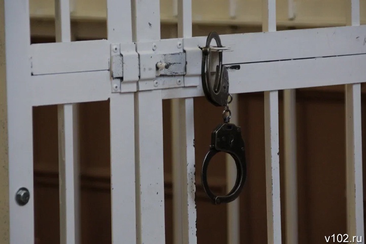 Волгоградца задержали за пересылку детского порно из «тени» в соцсети