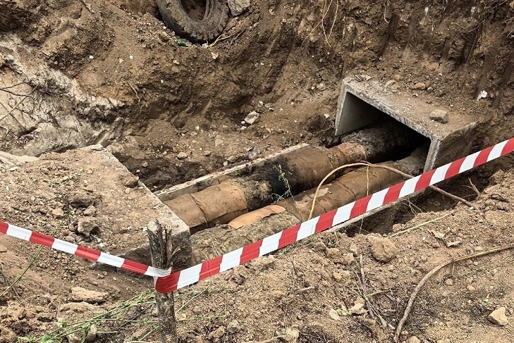 На юге Волгограда нашли человеческий скелет на теплотрассе