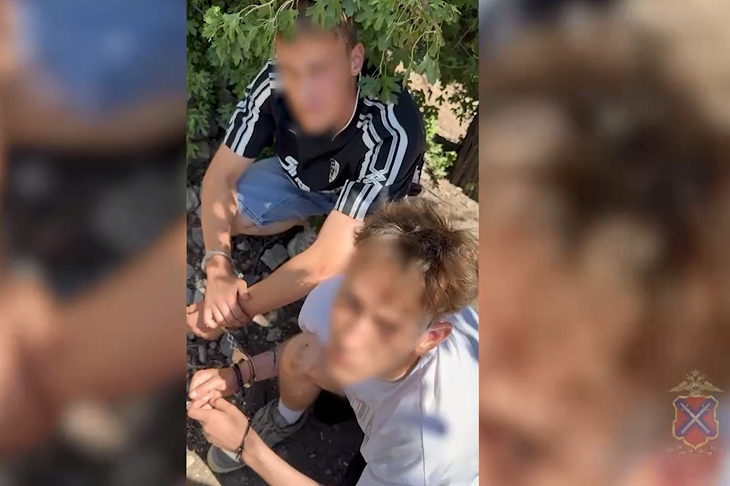 В Волгограде двое студентов делали «закладки» после учебы