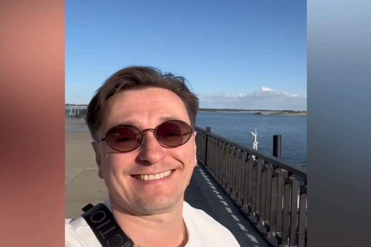Любимец женщин Сергей Безруков приехал в Волгоград и снял видео на берегу Волги