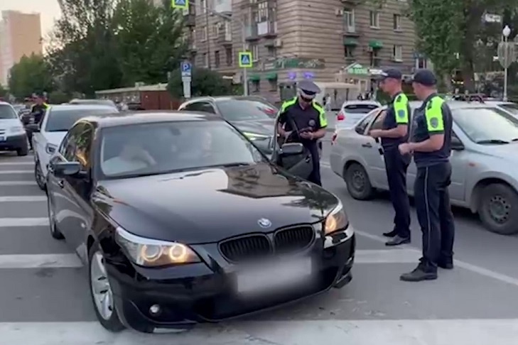 «Минута до вас – встречайте»: в Волгограде устроили скрытую облаву на нарушителей ПДД