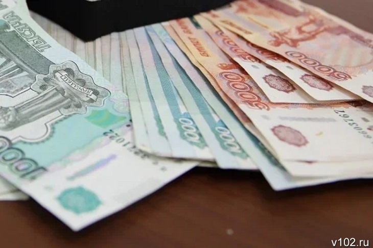 Росстат: зарплата волгоградцев за месяц выросла на 1,5 тыс. рублей