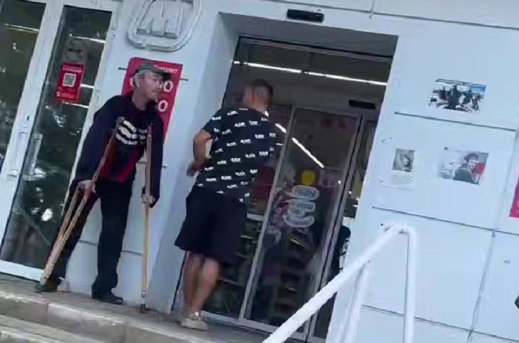 Предлагал потрогать между ног и отвесил пощечину: в Камышине задержали неадекватного мигранта из Беларуси