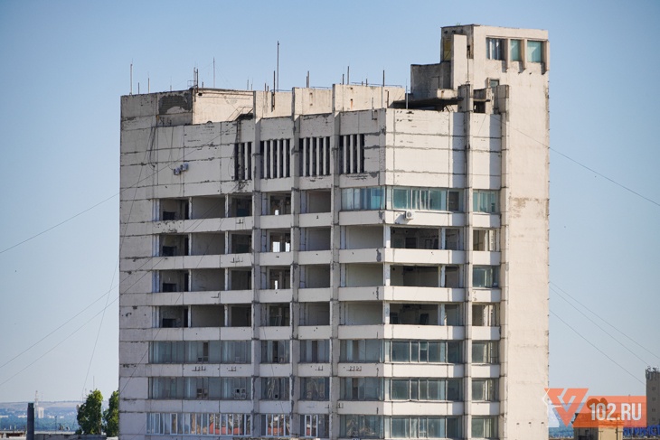Готовят под снос? В Волгограде «оголился» проданный за 25 млн рублей «Дом печати»