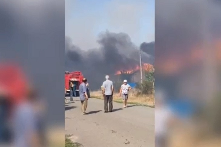 Под Волгоградом ввели режим повышенной готовности после пожара в поселке