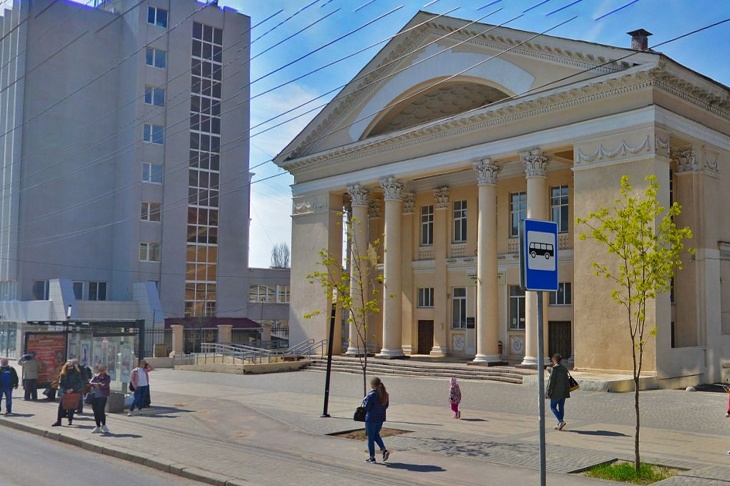 В Волгограде кинотеатр «Родина» лишился реконструктора