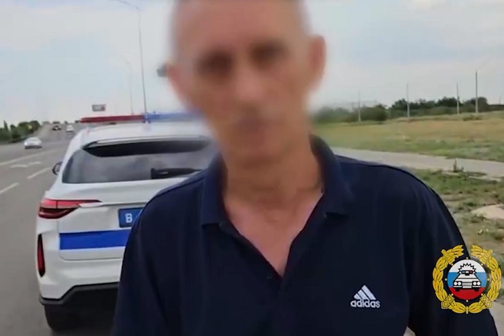 Силовики задержали в аэропорту Волгограда подозрительного таксиста