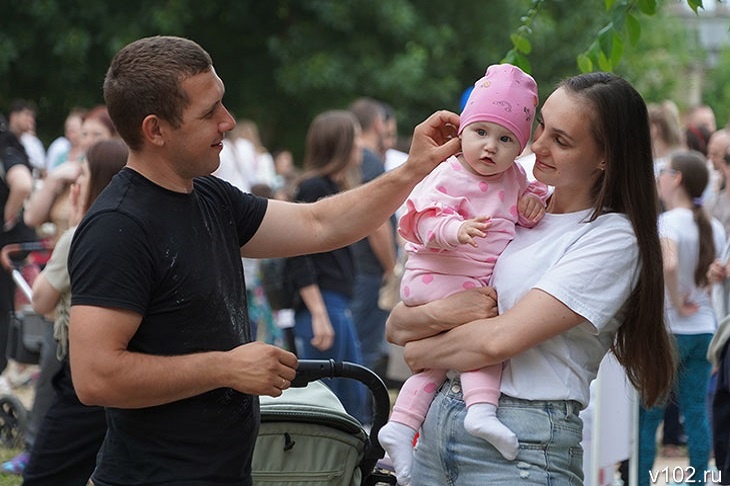 В Совфеде приняли закон о повышении пособия для беременных студенток