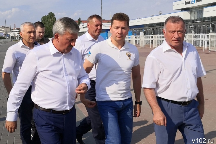 Замглавы Минтранса Иванов отправился в поездку на волгоградском трамвае
