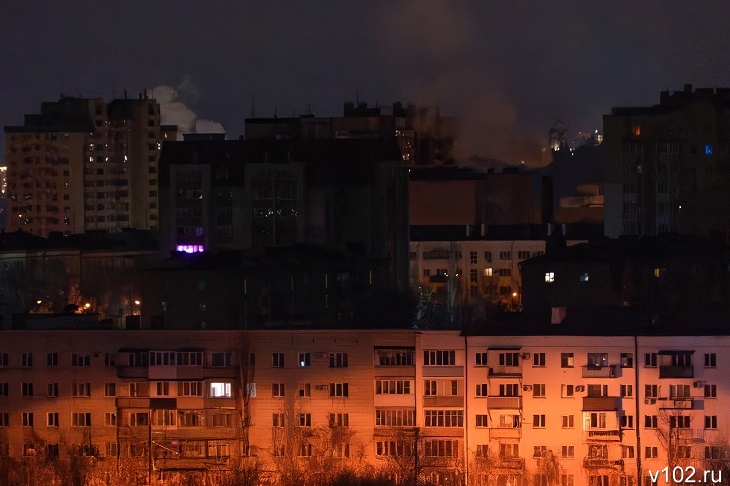 Преодолел суперзвук? Ночной грохот записала камера домофона под Волгоградом