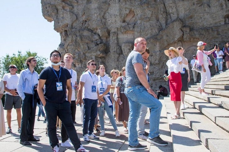 «Мы сами привыкли замечать минусы»: экскурсовод рассказала, за что туристы любят Волгоград