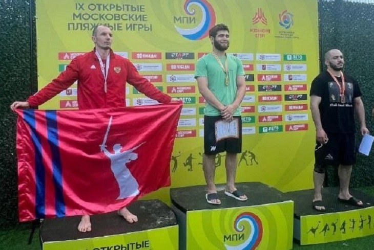 Волгоградец Дмитрий Чирковский взял серебро чемпионата РФ по пляжной борьбе