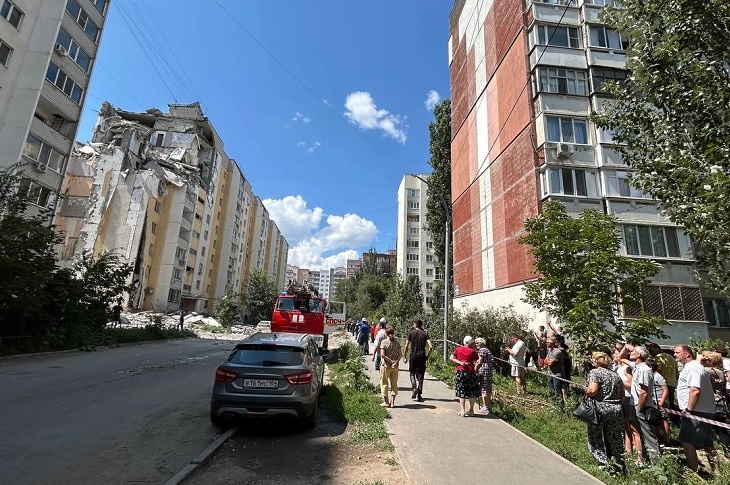 В Саратове взорвался газ: частично обрушился многоэтажный дом