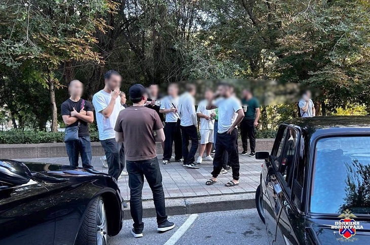 Автопробег «мамкиных хулиганов» сорвала полиция в Волгограде