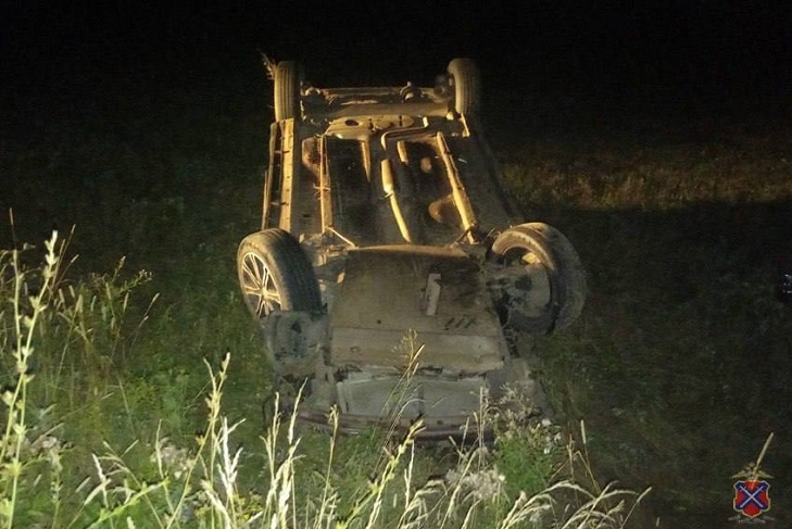 Водитель погибла в ДТП в Волгоградской области, два пассажира в больнице