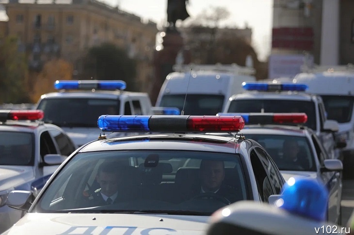 В Волгограде изменились правила пропуска машин с мигалками на дорогах