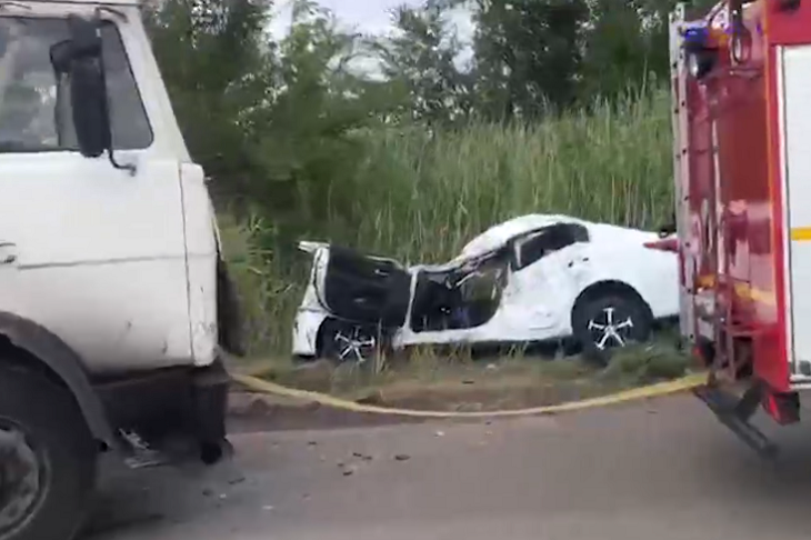 Под Волгоградом  водитель Kia Rio  погиб при столкновении с бензовозом